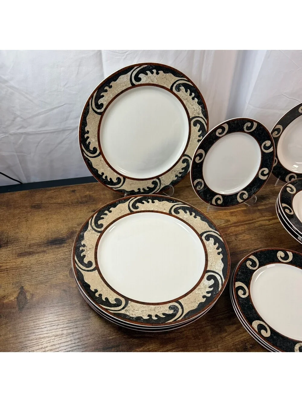 Sasaki Pompeii by Loretta Agro 16pc China Set Dinner Salad Soup Bowls Japan